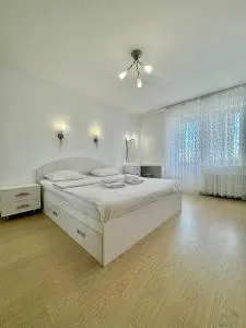 ApartPoltava Стильні білосніжні апартаменти, 2-ОКРЕМІ кімнати , документи для відрядження , банківський чек - Gozhuly