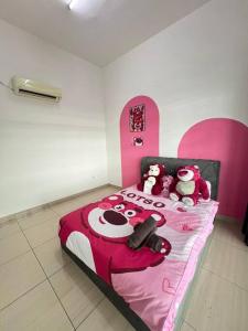 B1711 Austin Height Lotso Bear Home Netflix ByStay
