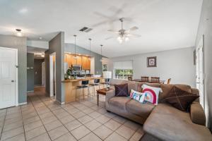 Lakefront Home - Private Boat Ramp, Clear Lake