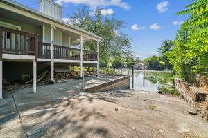 Lakefront Home - Private Boat Ramp, Clear Lake