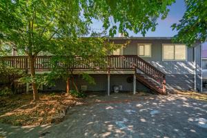 Lakefront Home - Private Boat Ramp, Clear Lake