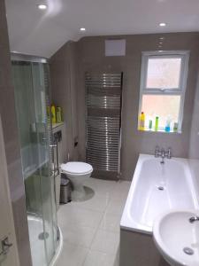 Family or 6 adults 36mins to London Bridge and Victoria