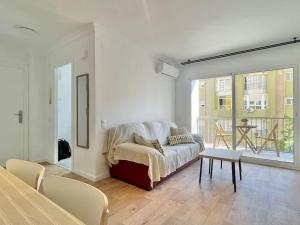 3 habitaciones, terraza y a 200 metros de la playa