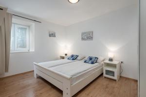 Villa Anna With Private Pool And Garden - Happy Rentals