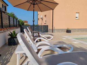 Apartments Oleander Lovrečica-residence with pool
