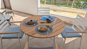 SUNNY HILLS sweet apartment