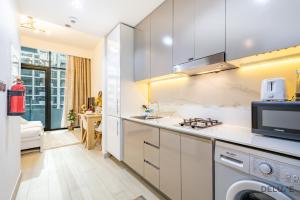 Near Top Attractions Studio with Modern Lifestyle in Azizi Riviera 8, Al Merkadh by Deluxe Holiday Homes