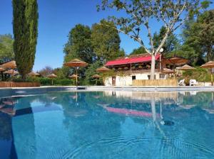 Campings Cabane 3 etoiles - Piscine - efchcf : photos des chambres