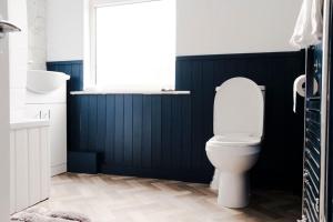 Stylish Renovated Home Near Headingley & Park