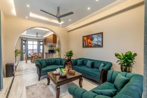 Alaya Stays 4BHK Pvt Plunge Pool & Garden - Pine Melody