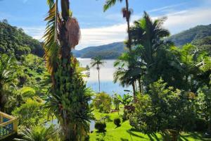 Sítio com acesso à represa e vista paradisíaca