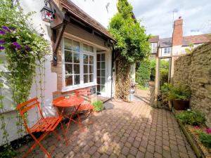 The Lilley Pad in Ludlow Cosy, Central, Perfect for Couples, Netflix & Parking Permit