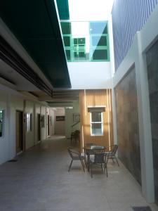 Karas Pension House East