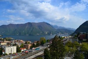 A Jump into Lake Lugano - 3-Sterne-Hotels in Lugano