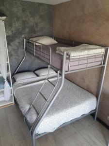 "Cosy & Modern" Logement avec parking privé et proche métro Paris !