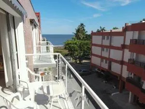 Ap com sacada à beira mar Praia mansa - 卡伊奥巴