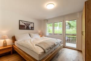 Stylish Apt by Ski Bus, Train and Village Center