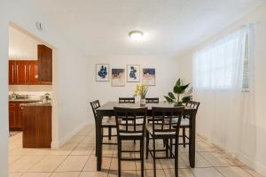 Stylish 3 Bedroom Miami Retreat Close Brickell