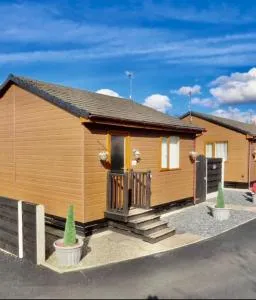 Ivy Cabin with Hot Tub - Sheriff Hutton