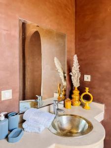 Luxurious & Comfy Golf Gem Pool Pergola View