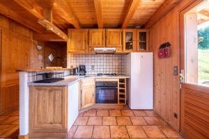 Le Paccaly, Piscine et Aire de jeux