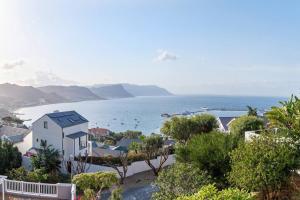 Bay Beach Vista-Two Suites with Deck and Sea views