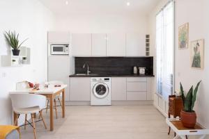 Cosy and hyper central Jean Medecin