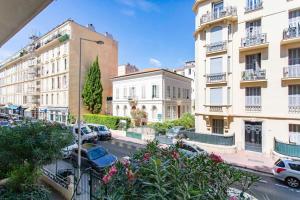 Cosy and hyper central Jean Medecin