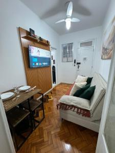 7 Minutos da Praia e Copacabana Palace CM13-503