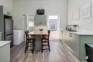 The Owl House Guest House - Glendinningvale