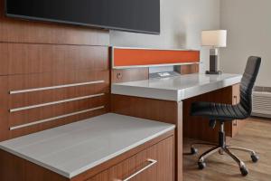 Delta Hotels by Marriott Denver Thornton