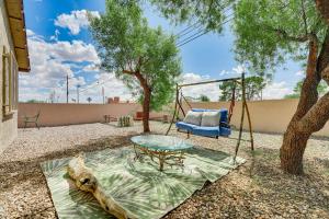 Tucson Retreat with Fire Pit 4 Mi to Downtown!