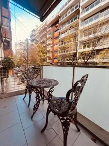 Hermoso departamento en torre de lujo sobre la calle Cabello 1E