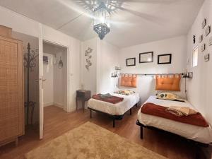 Appartement avec terrasse proche centre ville dArles