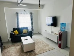 Gianas stays with pool - Mazeras