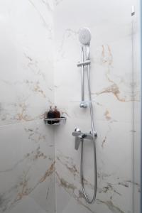 Modern 2BD Apartment with Maltese Balcony & Back Yard - Close to St Julians & St Georges Bay & Sliema Promenade