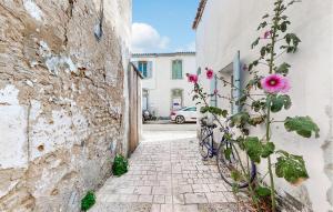 2 Bedroom Amazing Home In Ars-En-Ré
