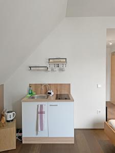 Modernes & gepflegtes Hotelzimmer mit Küche!