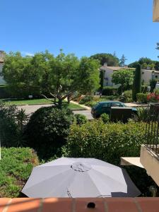 Appartements 2 pieces, moderne et lumineux avec piscine en residence privee : photos des chambres