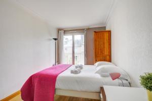 Élégance Parisienne, Vue Luxueuse Imprenable