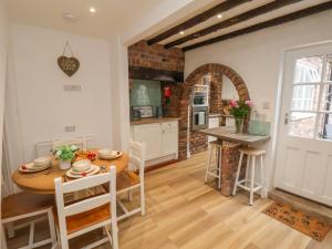 Bobbies Retreat, 20 High Street