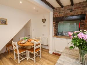 Bobbies Retreat, 20 High Street