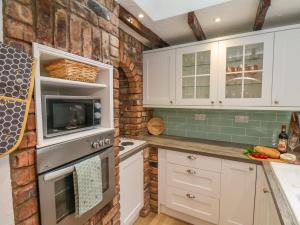 Bobbies Retreat, 20 High Street