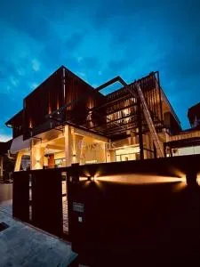 New Grand Muji Style Villa at Central Penang 16pax - 丹绒道光