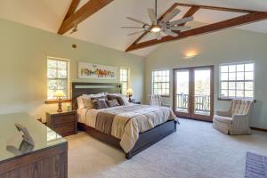 Luxe Lake Arrowhead Home with Deck, 3 Mi to Village!