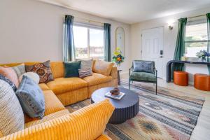 Central Albuquerque Getaway with Hot Tub and Grill!