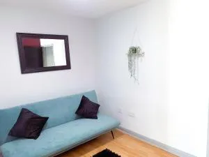 Lovely, Cosy & Central 3 Bed House Near Station - Hoo