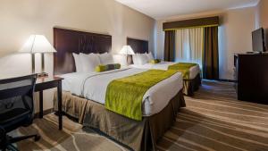Queen Suite with Two Queen Beds and Sofa Bed - Non-Smoking room in Best Western Plus Denver City Hotel & Suites