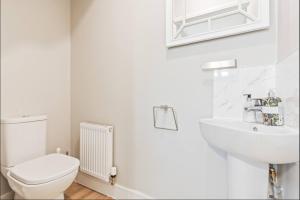 Luxury 5 bed house with Hot Tub nr Bicester Village