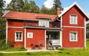 2 Bedroom Awesome Home In Storfors - Grythyttan
